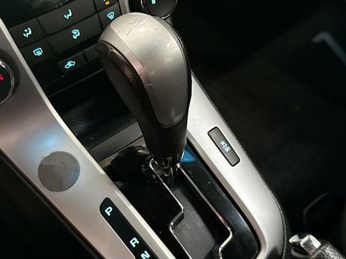 Used 2011 Chevrolet Cruze LT FWD image 16