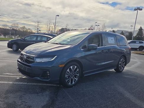 New 2026 Honda Odyssey Elite image 3