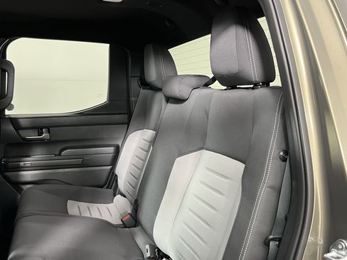 Used 2025 Toyota Tacoma TRD Sport image 12