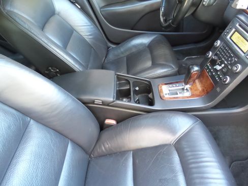 Used 2008 Volvo XC70 3.2 image 26