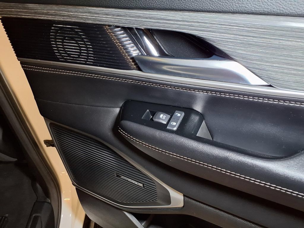 Used 2024 Jeep Wagoneer Series II w/ Flexible Seating Group RWD image 20