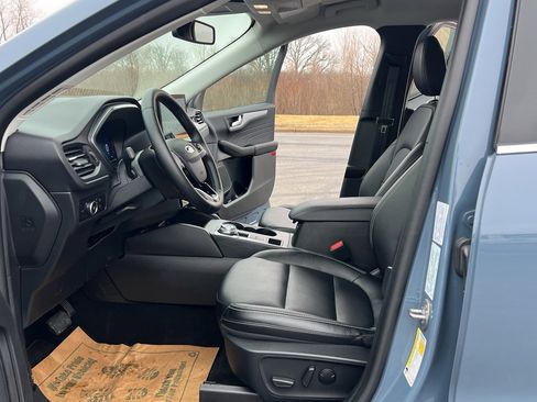 Used 2025 Ford Escape Platinum image 14