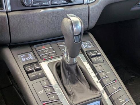 Used 2017 Porsche Macan AWD/4WD image 12