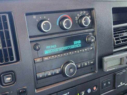 Used 2024 Chevrolet Express 3500 w/ Power Convenience Package RWD image 12