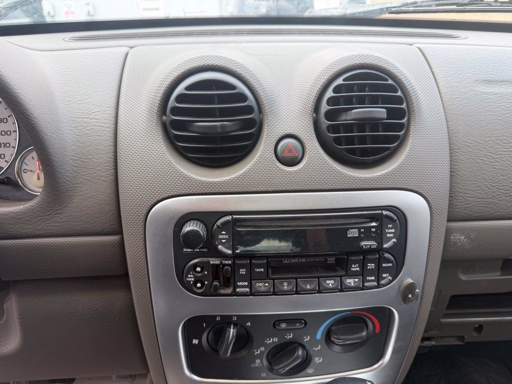 Used 2002 Jeep Liberty Limited AWD/4WD image 24