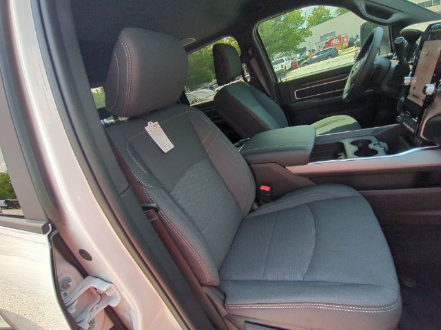 New 2026 RAM 3500 Big Horn AWD/4WD image 37