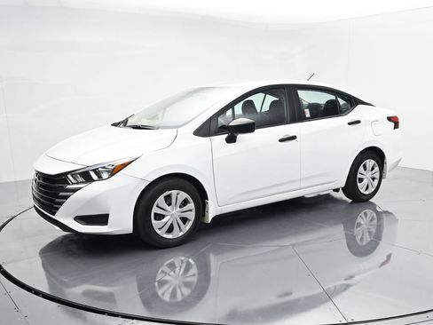 Used 2024 Nissan Versa S w/ Trunk Package FWD image 4