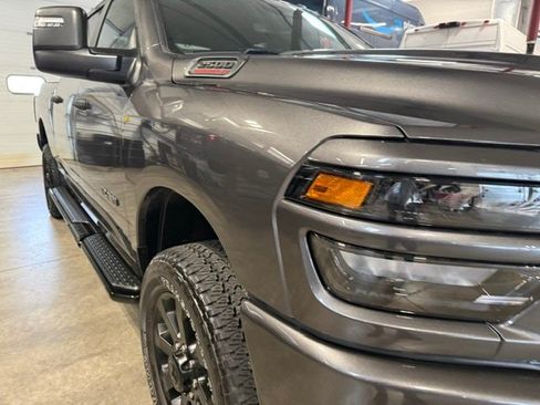 Certified 2025 RAM 2500 Big Horn AWD/4WD image 3