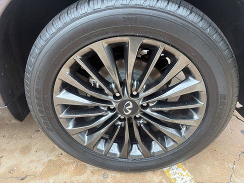 Used 2022 INFINITI QX80 Premium Select w/ Cargo Package image 3