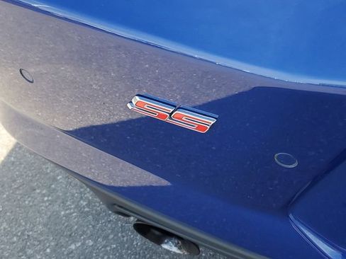 Used 2019 Chevrolet Camaro SS RWD image 7