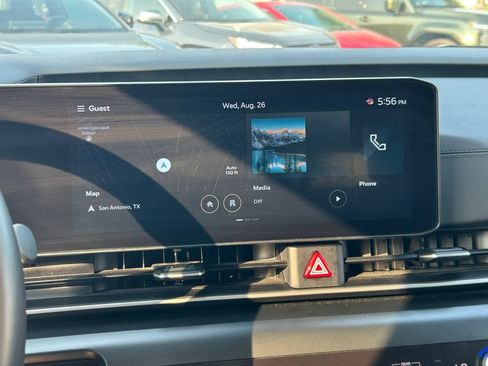 Used 2026 Kia Carnival FWD image 30