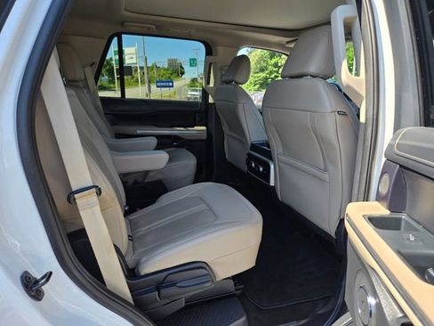 Used 2023 Ford Expedition Limited AWD/4WD image 16