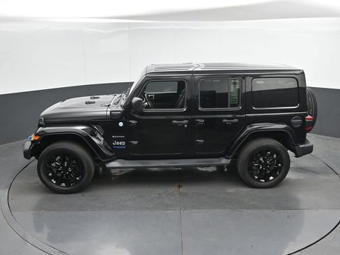 Used 2022 Jeep Wrangler Unlimited Sahara w/ Cold Weather Group AWD/4WD image 38