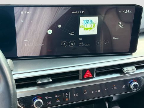 Used 2024 Kia Sorento S w/ Panoramic Sunroof Package FWD image 12