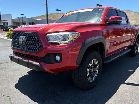 Certified 2018 Toyota Tacoma TRD Off-Road w/ Technology Package AWD/4WD image 7