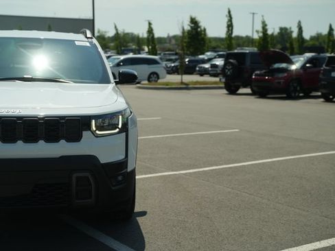 New 2026 Jeep Cherokee Limited AWD/4WD image 44