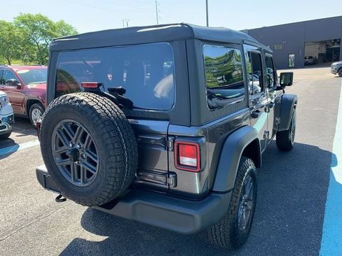 Used 2025 Jeep Wrangler Unlimited Sport AWD/4WD image 7