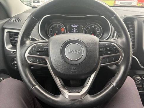 Used 2019 Jeep Cherokee Latitude Plus w/ Comfort/Convenience Group AWD/4WD image 35