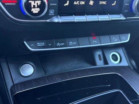 Used 2021 Audi Q5 Premium w/ Convenience Package image 19