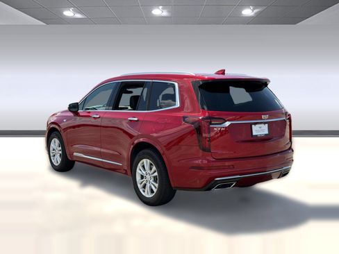Used 2024 Cadillac XT6 Luxury w/ LPO, Floor Liner Package FWD image 3