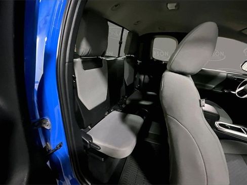 Used 2020 Toyota Tacoma SR5 image 17