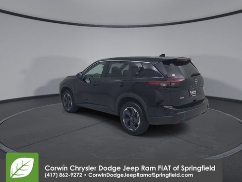 Used 2025 Nissan Rogue SV FWD image 11