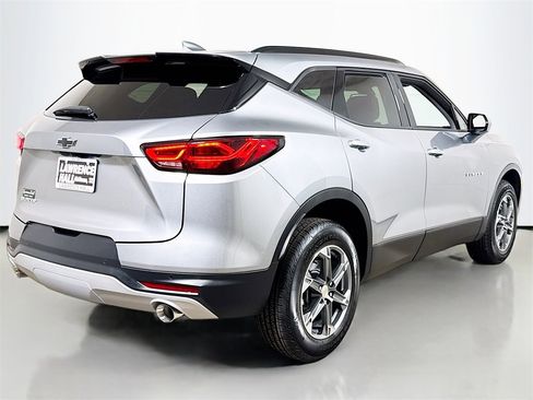 Certified 2025 Chevrolet Blazer LT w/ Convenience Package image 4