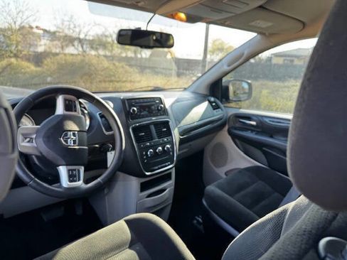 Used 2016 Dodge Grand Caravan American Value Package w/ UConnect Hands-Free Group image 36