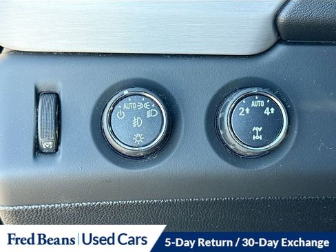 Used 2015 GMC Yukon XL SLT w/ Open Road Package image 11