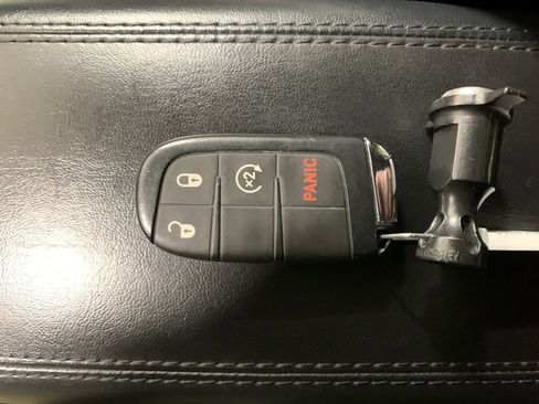 Used 2025 Jeep Compass Limited AWD/4WD image 29