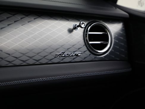 New 2025 Bentley Bentayga image 32