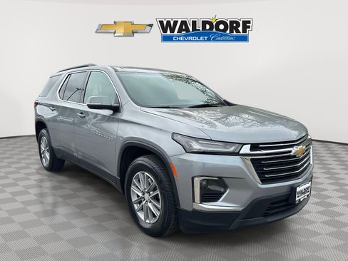 Used 2023 Chevrolet Traverse LT FWD image 1