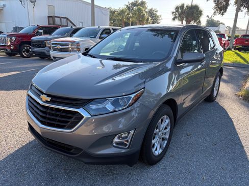 Used 2018 Chevrolet Equinox LT FWD image 3