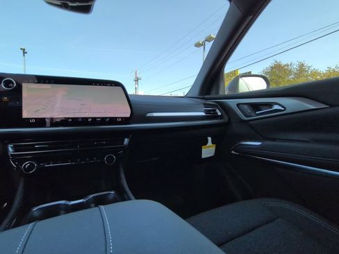 New 2026 Chevrolet Traverse LT w/ Driver Confidence Package FWD image 3