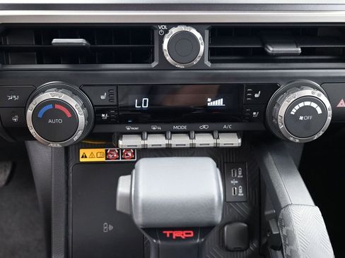 Certified 2026 Toyota 4Runner TRD Off-Road Premium AWD/4WD image 24
