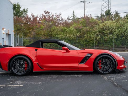 Used 2016 Chevrolet Corvette Z06 w/ 3LZ Preferred Equipment Group image 9