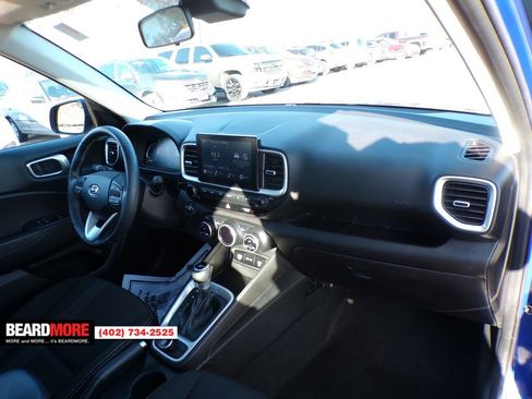 Used 2024 Hyundai Venue SEL image 17