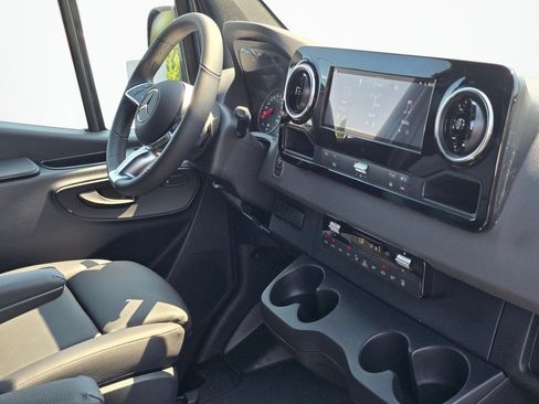 New 2026 Mercedes-Benz Sprinter 2500 image 24