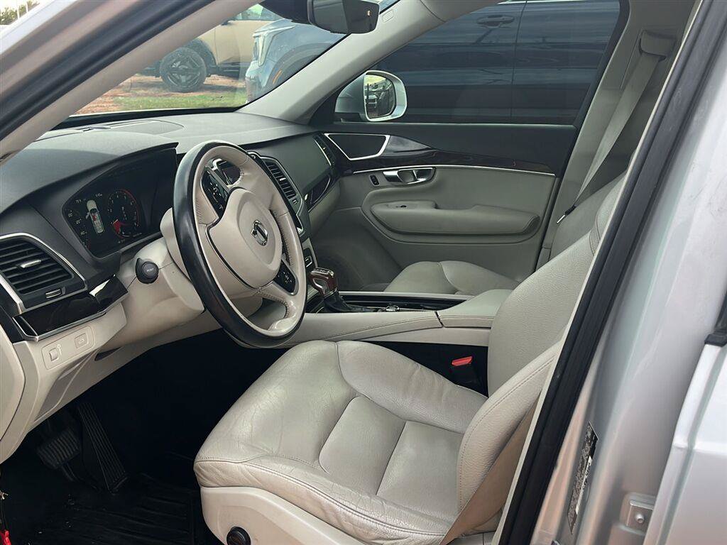 Used 2019 Volvo XC90 T6 Momentum w/ Advanced Package AWD/4WD image 3