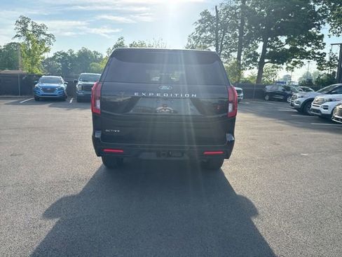 Used 2025 Ford Expedition Active AWD/4WD image 7