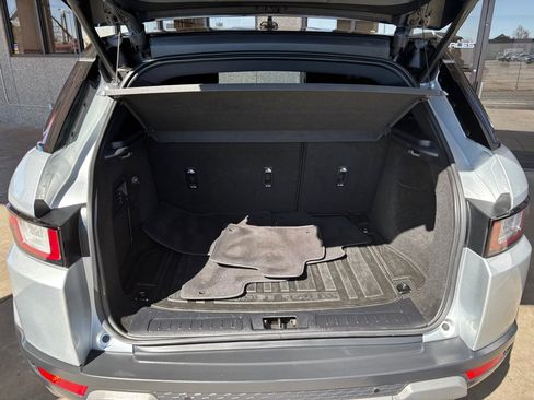 Used 2016 Land Rover Range Rover Evoque SE Premium image 23