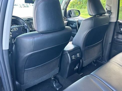Used 2022 Toyota 4Runner TRD Off-Road Premium AWD/4WD image 42