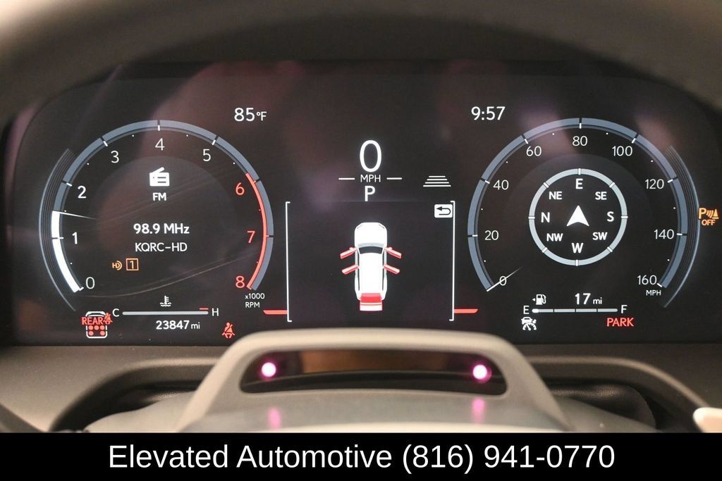 Used 2025 Lexus GX 550 w/ Accessory Package (2T) AWD/4WD image 22