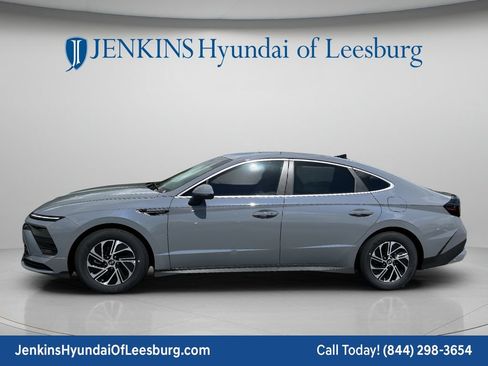 New 2026 Hyundai Sonata Blue FWD image 10