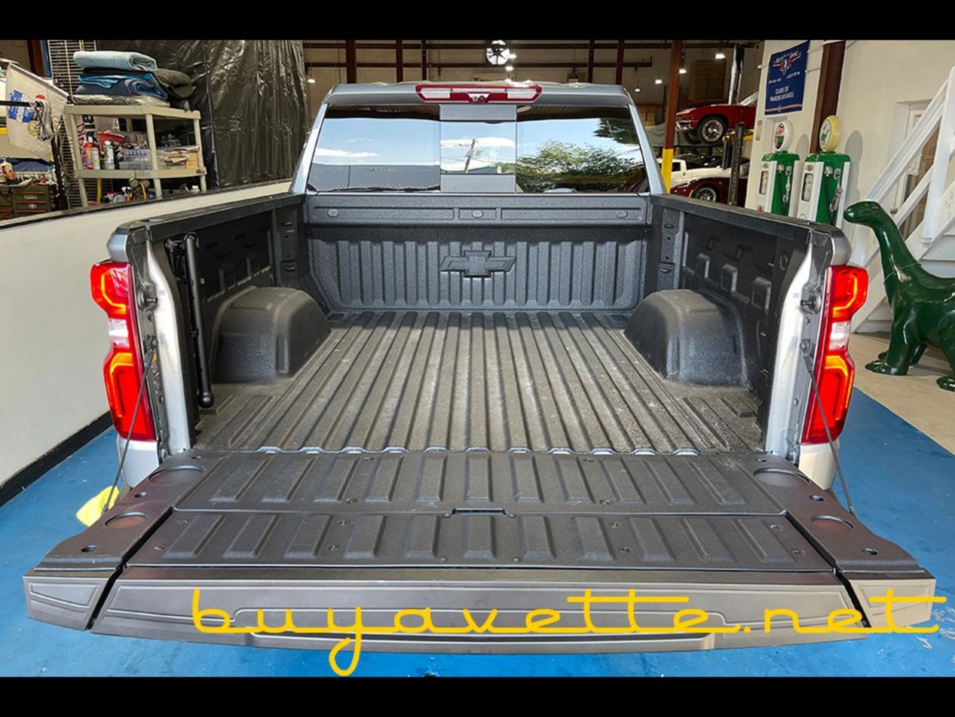 Used 2025 Chevrolet Silverado 1500 High Country w/ Technology Package AWD/4WD image 27