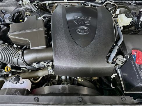 Certified 2022 Toyota Tacoma SR5 image 32