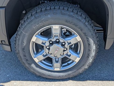 New 2026 GMC Sierra 2500 SLT image 24