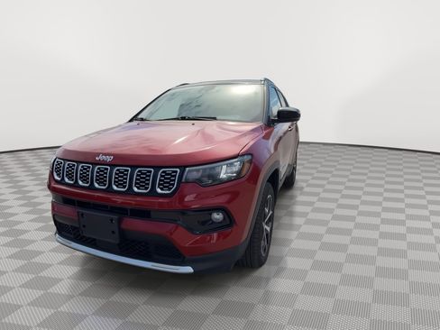 Used 2025 Jeep Compass Limited AWD/4WD image 3
