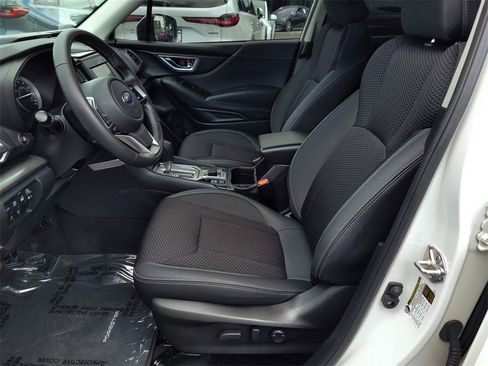 Used 2023 Subaru Forester Premium image 17