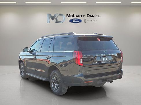 New 2026 Ford Expedition Active image 4